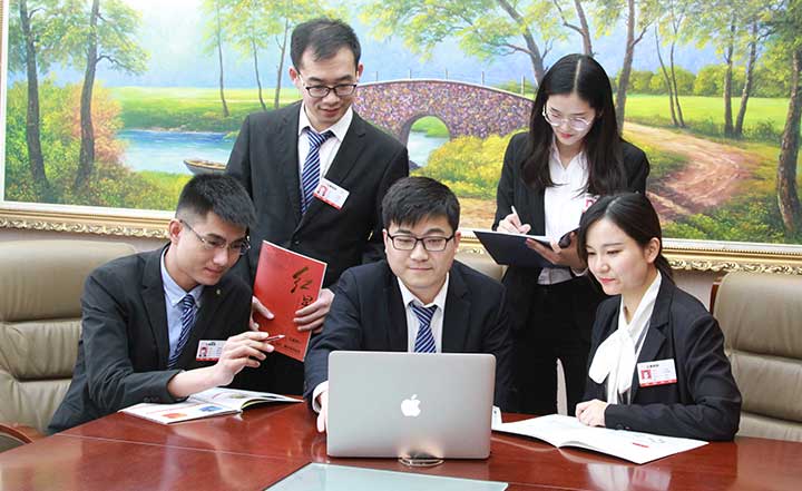 認(rèn)真商榷設(shè)計(jì)方案，為用戶提供更科學(xué)的投資方針