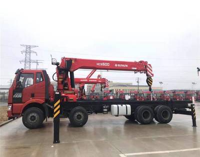 解放、徐工與宏昌天馬 20噸隨車(chē)吊的綜合對(duì)比與市場(chǎng)分析