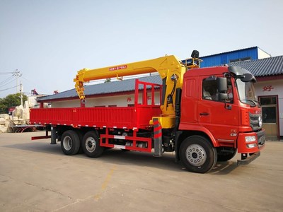 宇洋隨車吊廠家專業出售隨車吊，歡迎來電咨詢